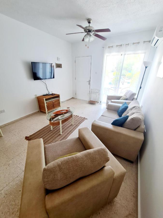 2 Bedroom Townhouse, Close To Harbour, Use Of Onsite Facilities * Paphos