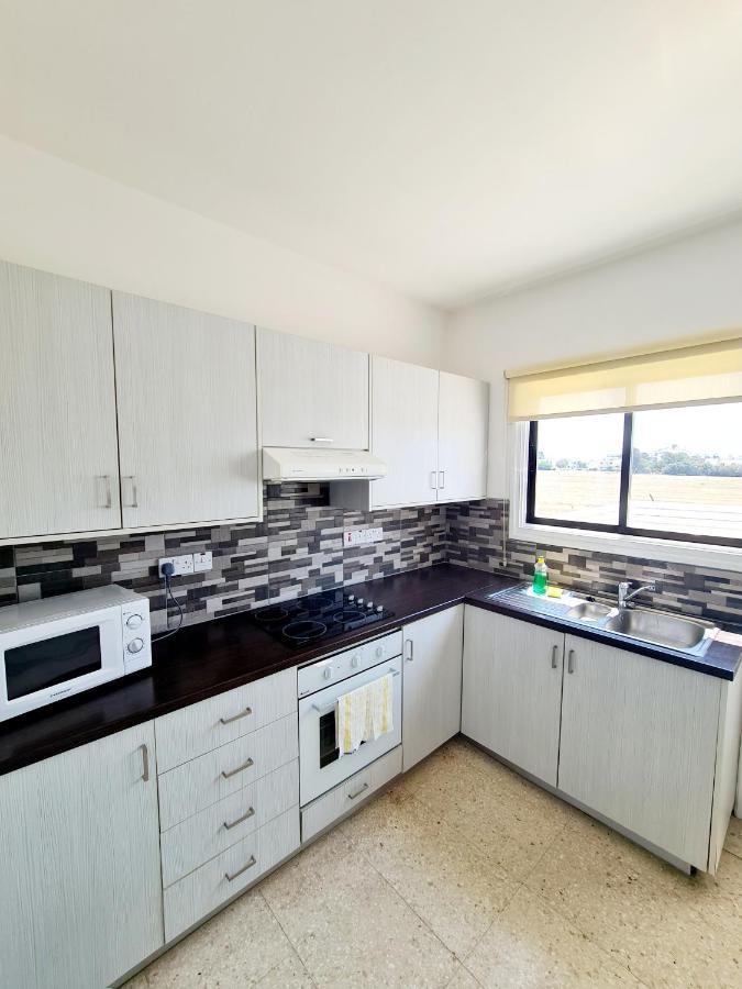 Apartment 2 Bedroom Townhouse, Close To Harbour, Use Of Onsite Facilities *