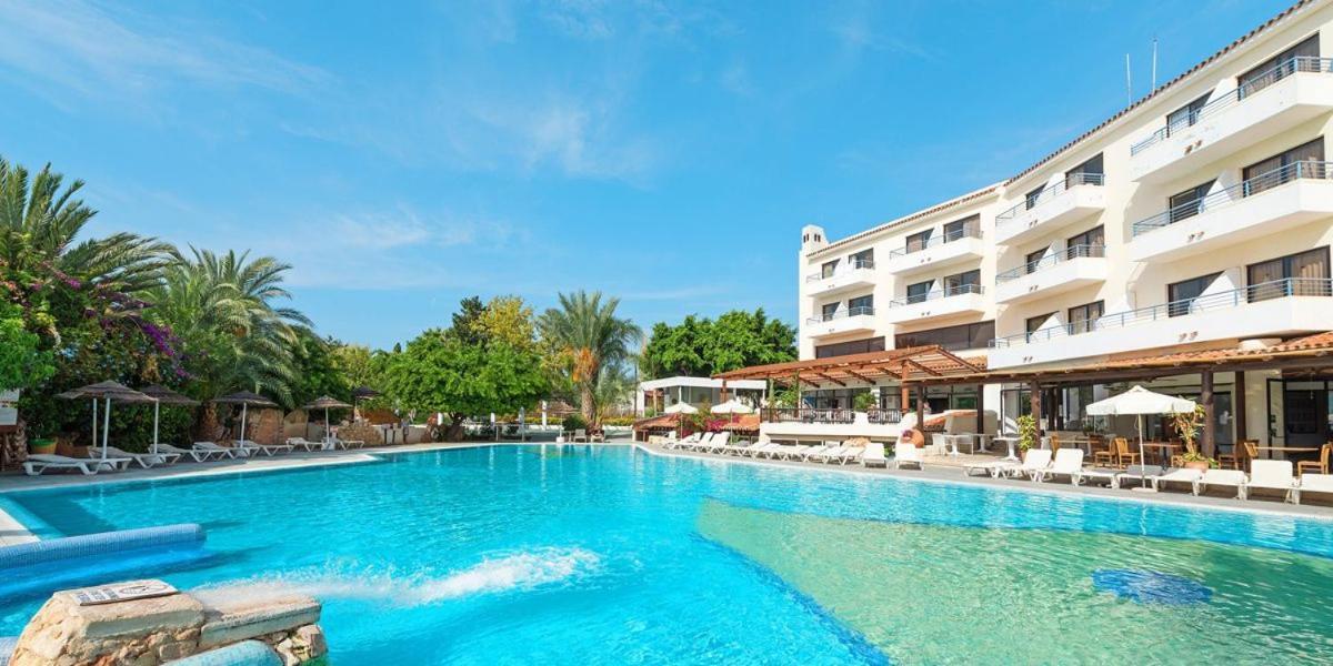 Apartment 2 Bedroom Townhouse, Close To Harbour, Use Of Onsite Facilities