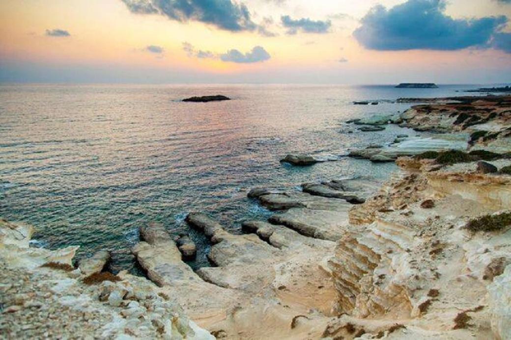 Apartment 2 Bedroom Townhouse, Close To Harbour, Use Of Onsite Facilities Paphos